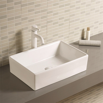 Cuarto de baño liso de la encimera hundir diseño rectangular del lavabo de la cerámica exquisita y fuerte