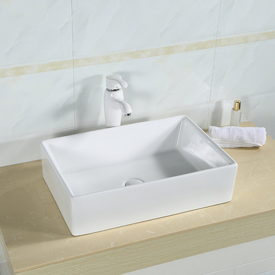 El lavabo integró fácil mantener y el fregadero rectangular limpio del cuarto de baño de la porcelana
