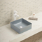 El cuadrado resistente de la porcelana del lavabo de la suciedad forma el fregadero completo y limpio del cuarto de baño